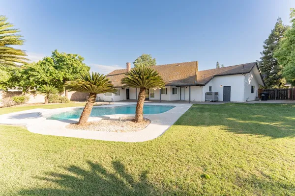 $625,000 | 3714 West Woodside Avenue, Visalia, CA 93291