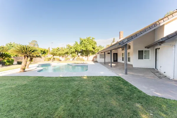 $625,000 | 3714 West Woodside Avenue, Visalia, CA 93291