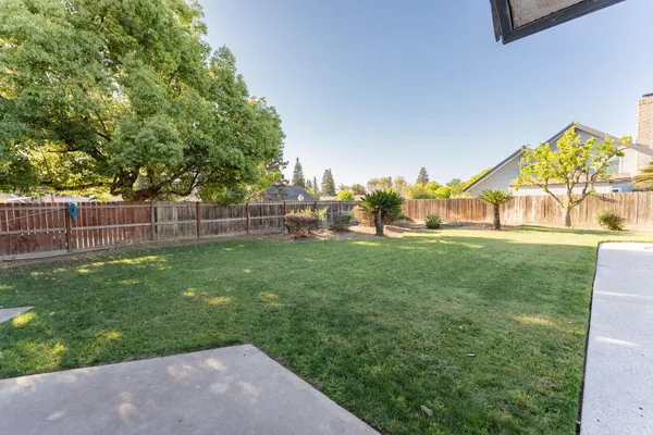 $625,000 | 3714 West Woodside Avenue, Visalia, CA 93291