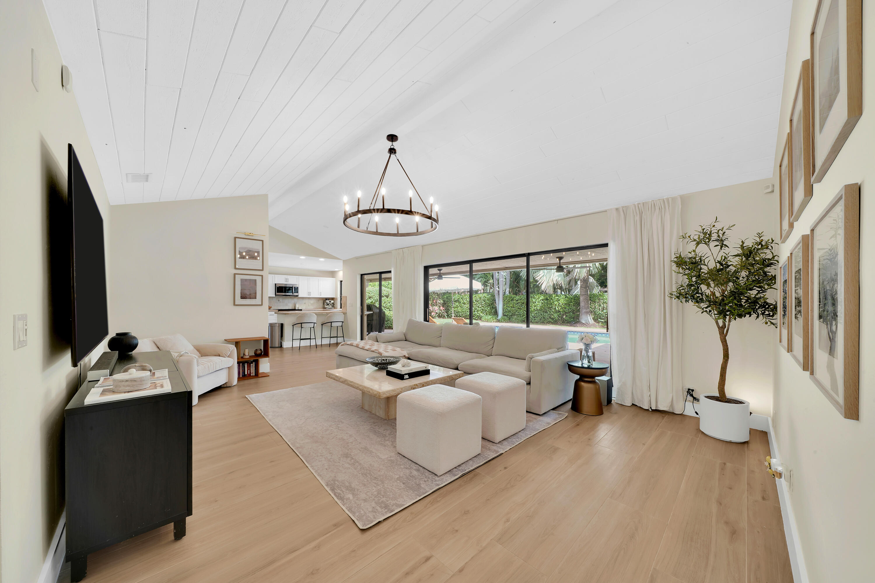 3048 Northwest 28th Avenue Boca Raton, FL 33434 - Photo 12 of 59 13 Family Area(2)