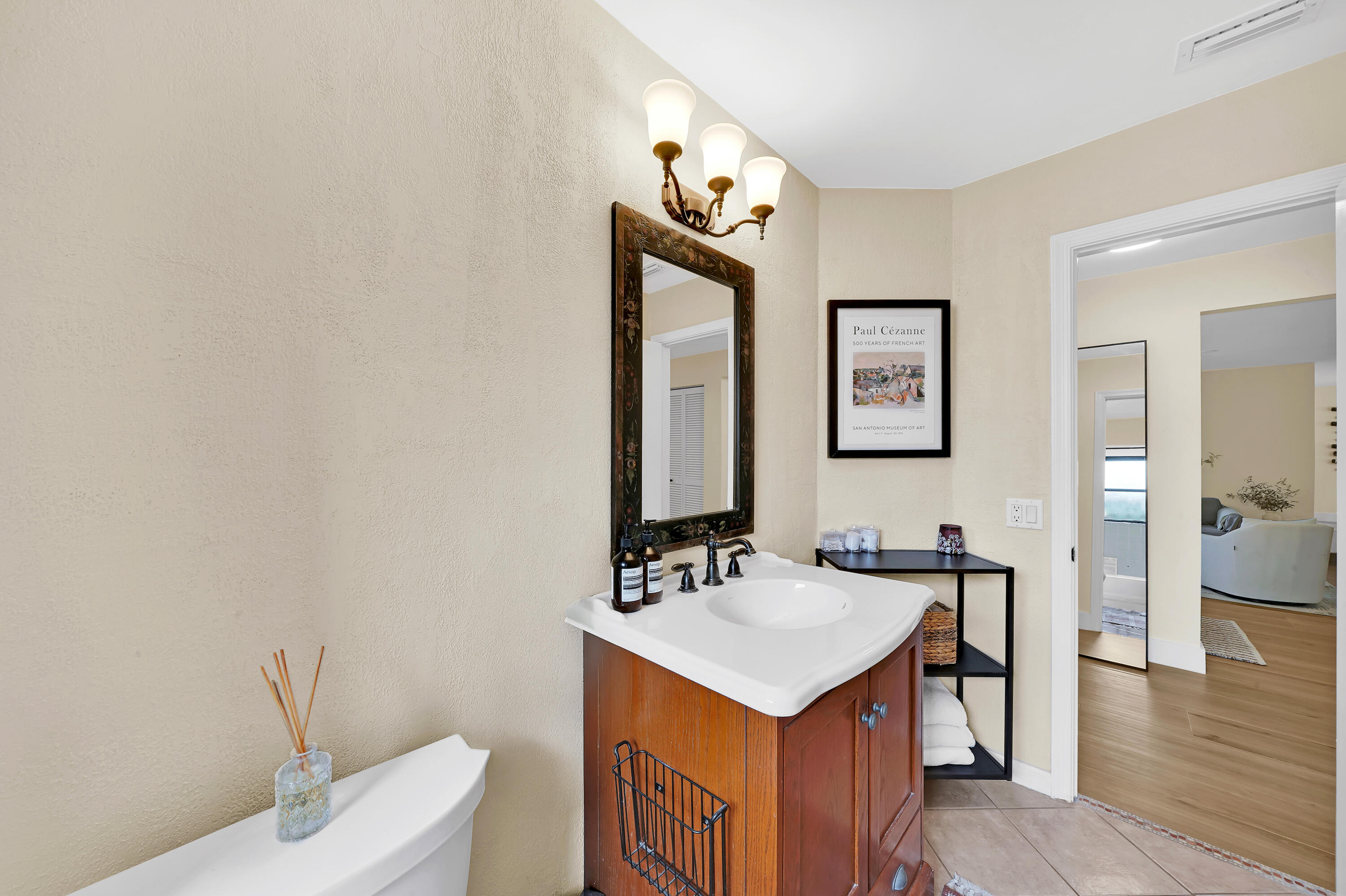3048 Northwest 28th Avenue Boca Raton, FL 33434 - Photo 38 of 59 8 Guest Bathroom (2)