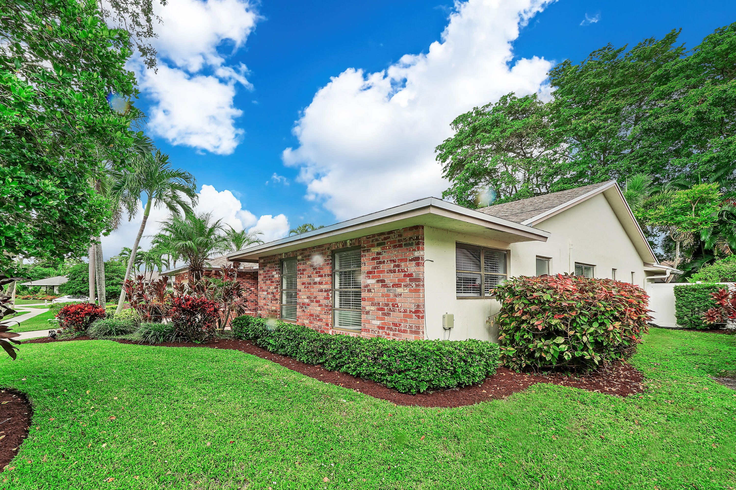 3048 Northwest 28th Avenue Boca Raton, FL 33434 - Photo 49 of 59 19 Sideyard (3)