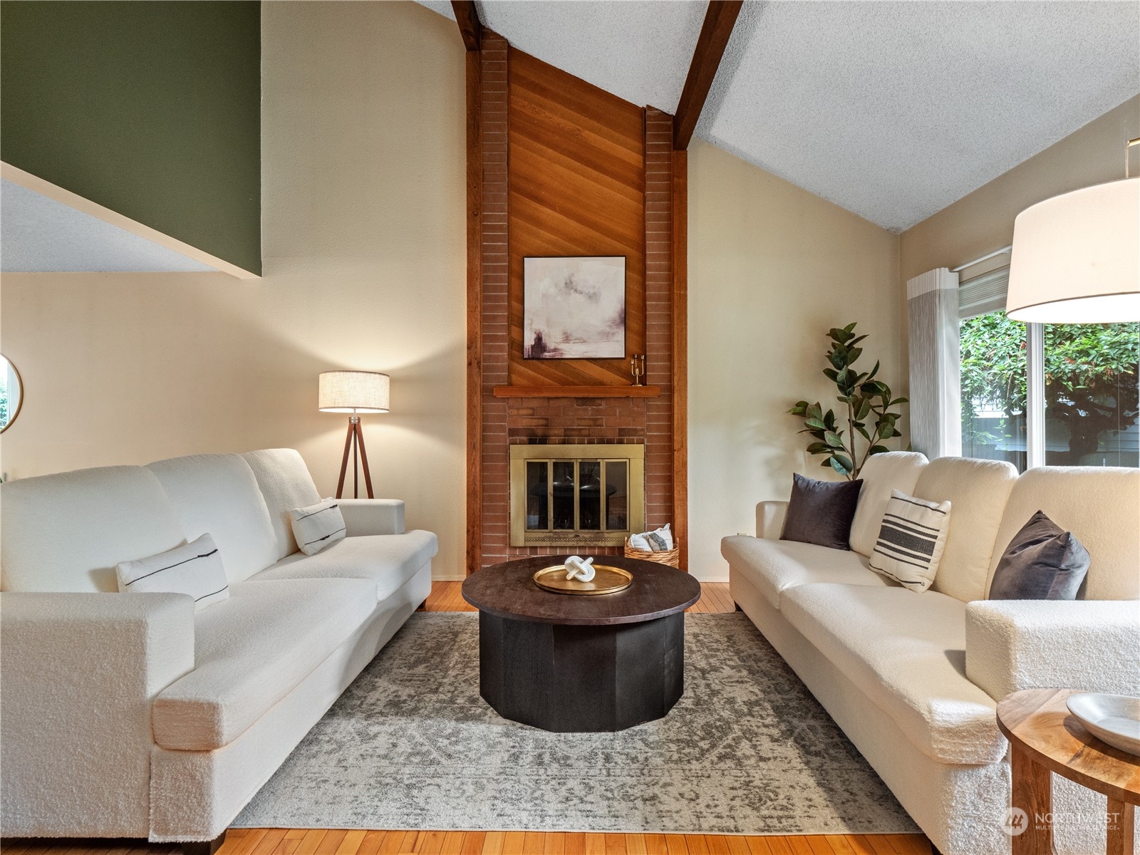 12018 Northeast 161st Street Bothell, WA 98011 - Photo 5 of 37 Gallery Image 5