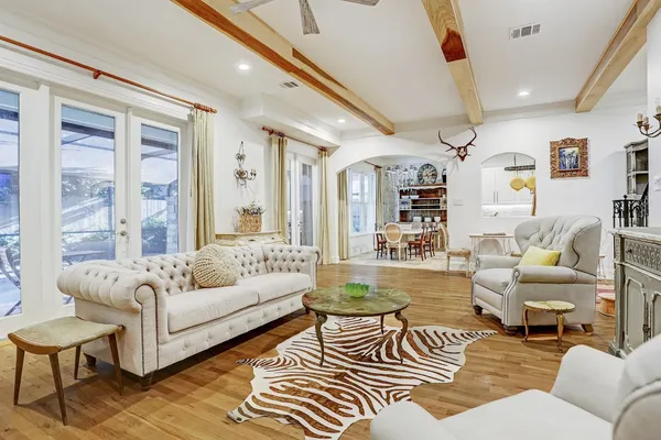 $7,300 | 2629 University Boulevard, West University Place, TX 77005