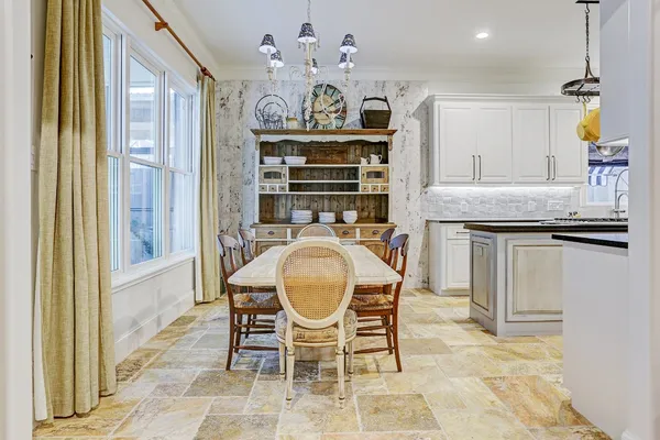 $7,300 | 2629 University Boulevard, West University Place, TX 77005