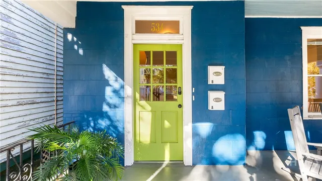 $735,000 | 534 East Waldburg Street, Savannah, GA 31401