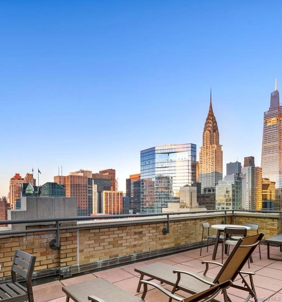 310 East 46th Street, Unit PHT Manhattan, NY 10017 - Photo 15 of 18