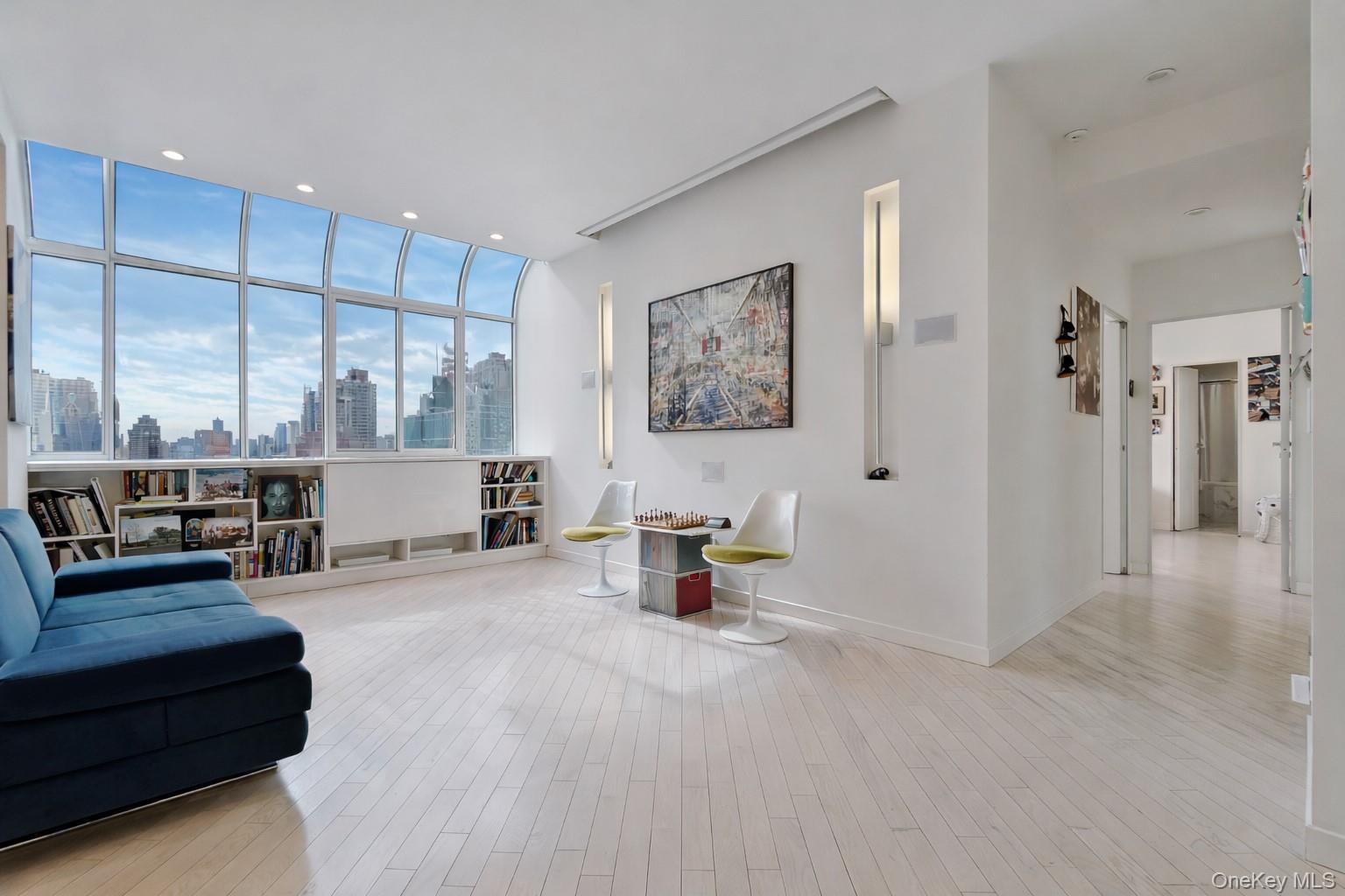 310 East 46th Street, Unit PHT Manhattan, NY 10017 - Photo 3 of 18