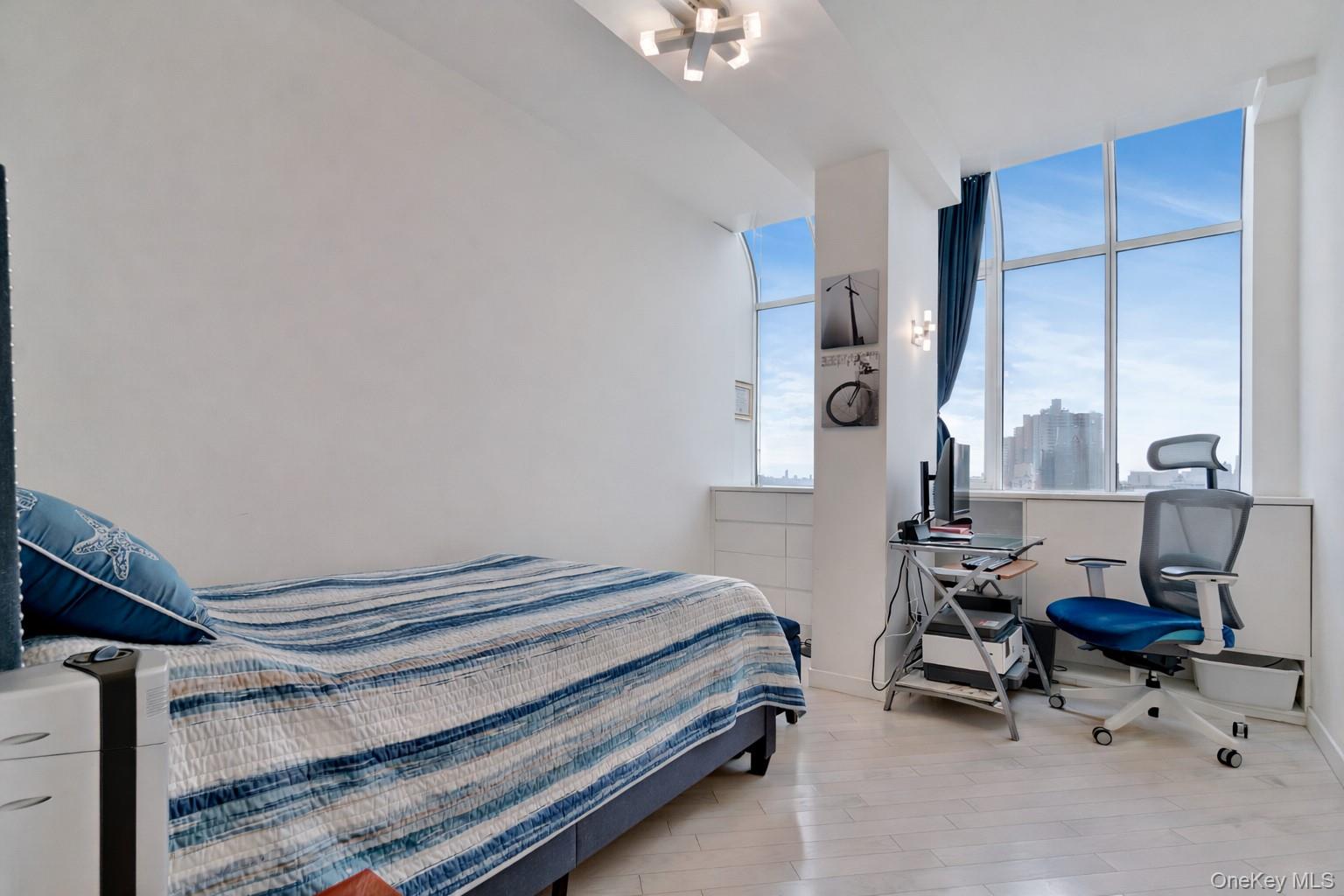 310 East 46th Street, Unit PHT Manhattan, NY 10017 - Photo 7 of 18