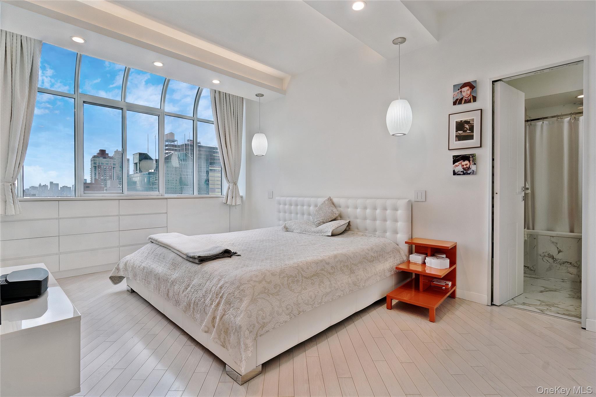 310 East 46th Street, Unit PHT Manhattan, NY 10017 - Photo 8 of 18