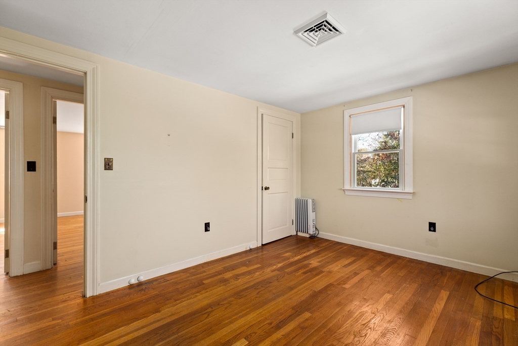 290 Main Street Mashpee, MA 02649 - Photo 15 of 28