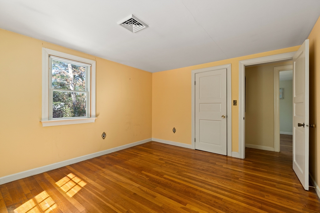 290 Main Street Mashpee, MA 02649 - Photo 17 of 28