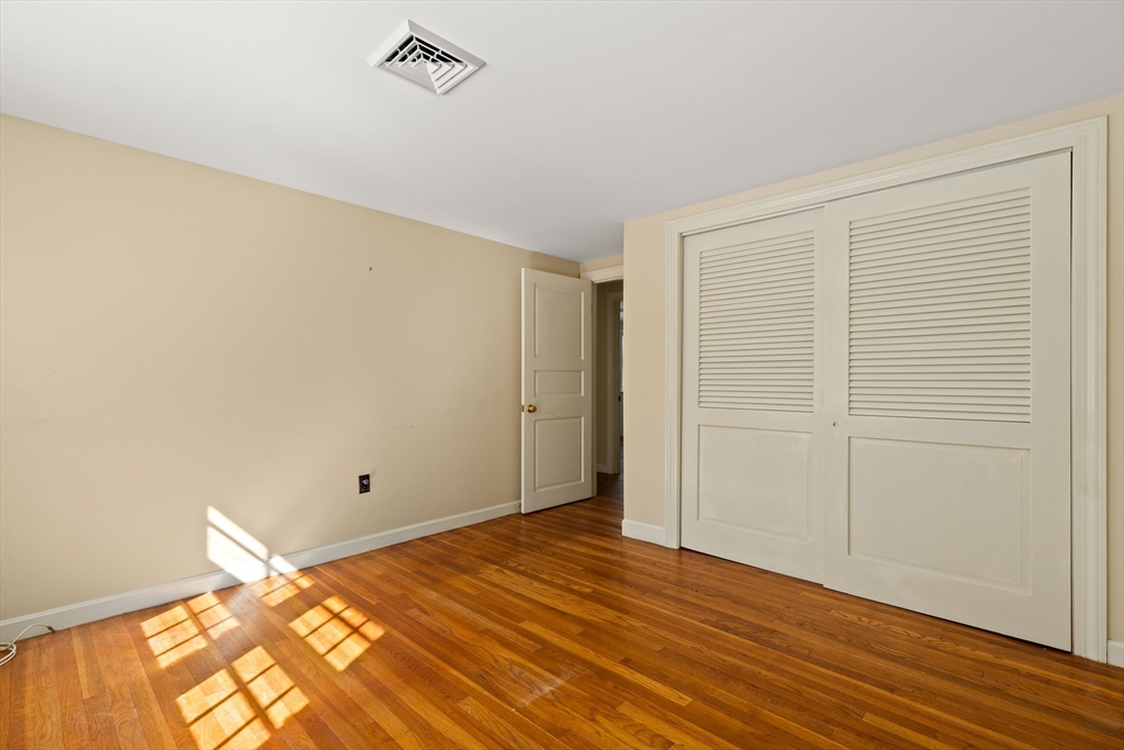 290 Main Street Mashpee, MA 02649 - Photo 19 of 28