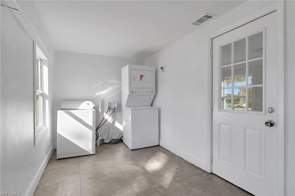 2933 Jackson Street Fort Myers, FL 33901 - Photo 6 of 37