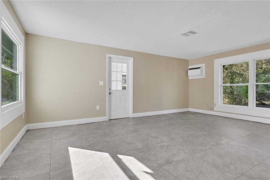 2933 Jackson Street Fort Myers, FL 33901 - Photo 7 of 37