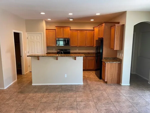 $2,300 | 16551 North 180th Drive, Surprise, AZ 85388