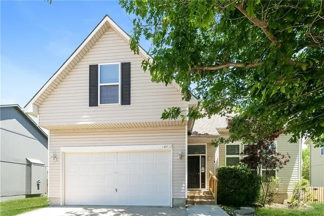 $2,180 | 18417 Spruce Street, Gardner, KS 66030