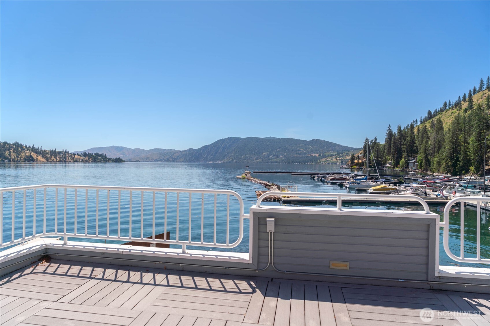 11155 South Lakeshore Road, Unit 17A Chelan, WA 98816 - Photo 20 of 33