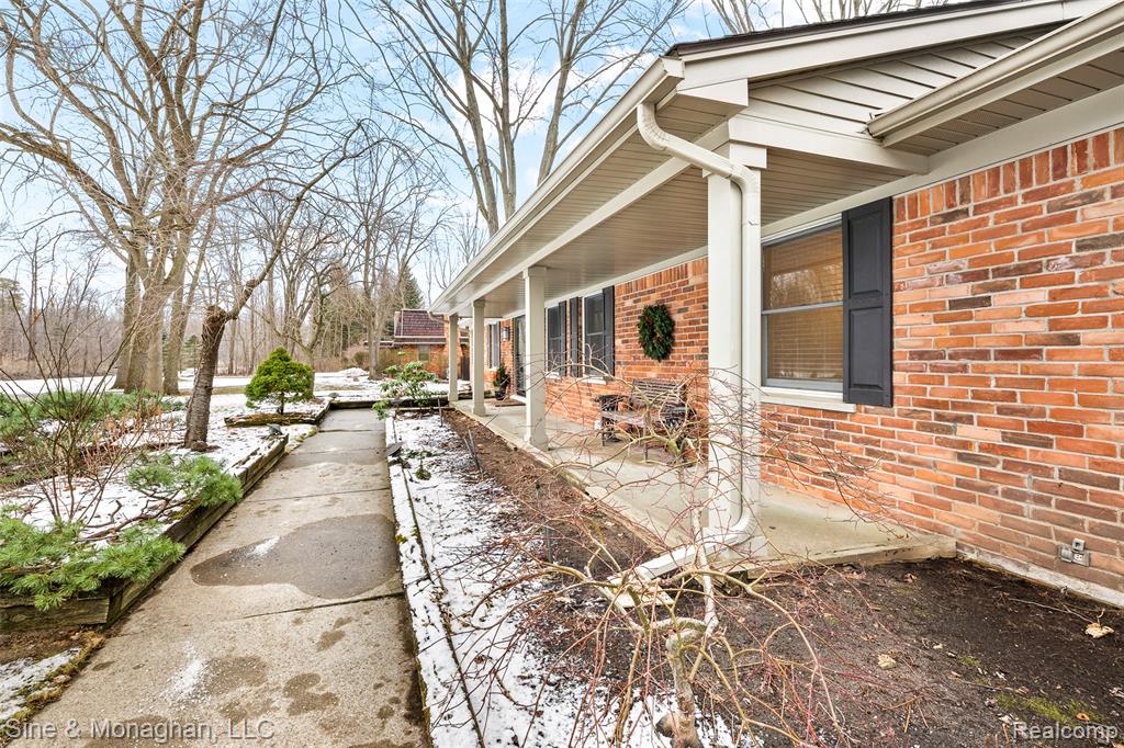 210 Mead Road Rochester Hills, MI 48306 - Photo 2 of 56