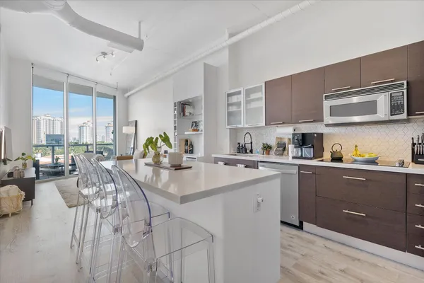 $449,000 | 3029 Northeast 188th Street, Unit 610, Aventura, FL 33180