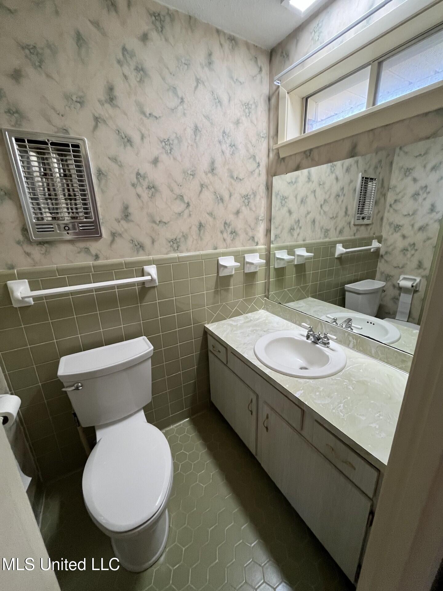 808 Live Oak Drive Clinton, MS 39056 - Photo 12 of 12 243e456a-2743-4a0f-a2b6-a5d5e0cf7c34