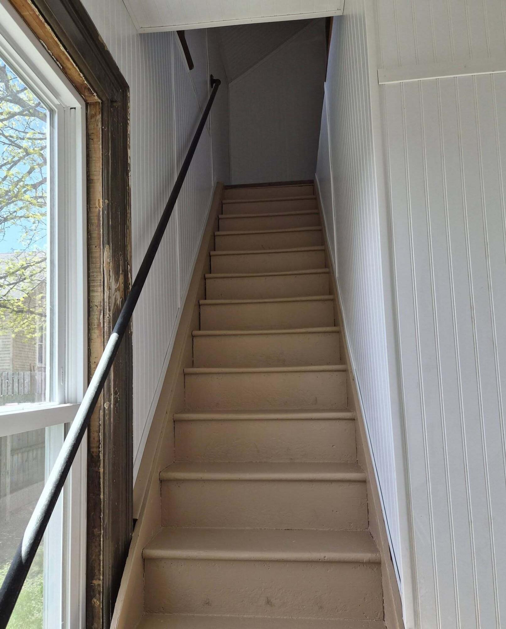212 Sycamore Street, Unit B Manistee, MI 49660 - Photo 3 of 19 3
