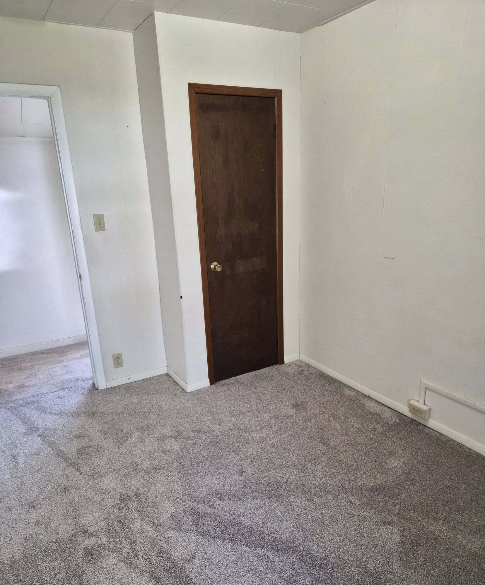 212 Sycamore Street, Unit B Manistee, MI 49660 - Photo 6 of 19 6