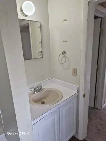 $1,100 | 212 Sycamore Street, Unit B, Manistee, MI 49660