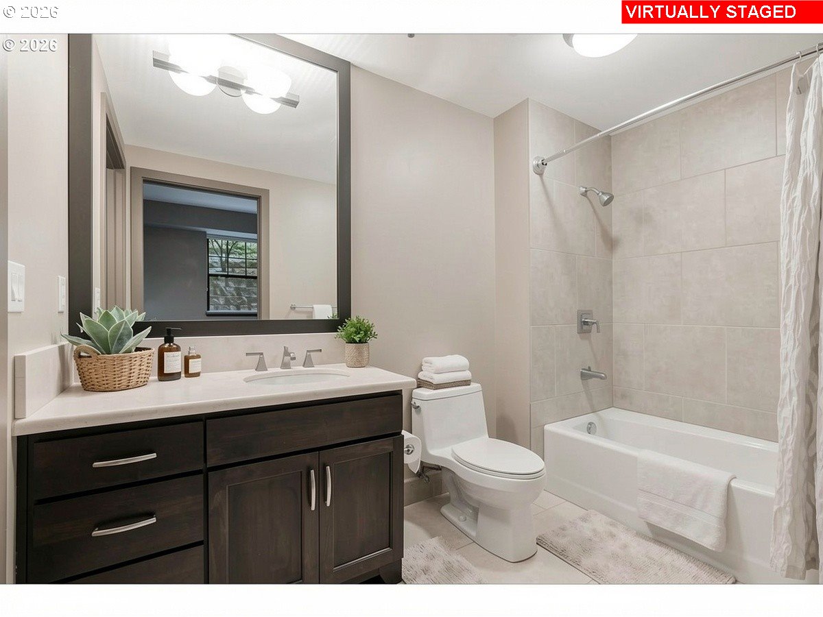 2454 Northwest Westover Road, Unit 102 Portland, OR 97210 - Photo 28 of 32