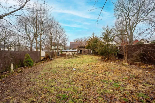 $105,000 | 425 North Hinkley Avenue, Rockford, IL 61101