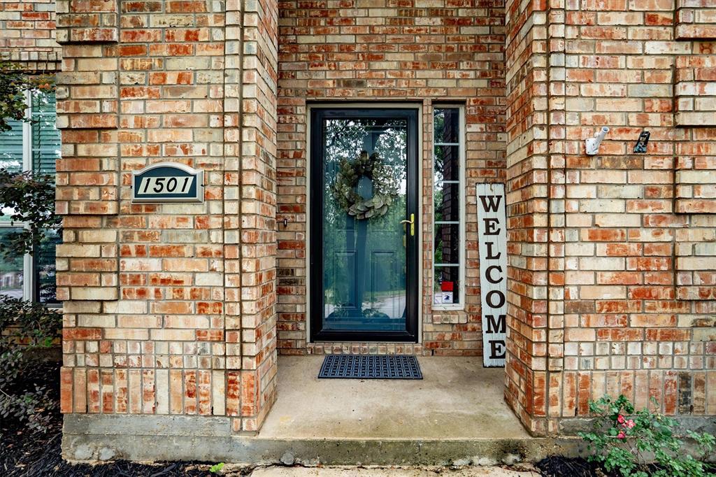 1501 Valley Creek Road Denton, TX 76205 - Photo 5 of 40 a view of entrance
