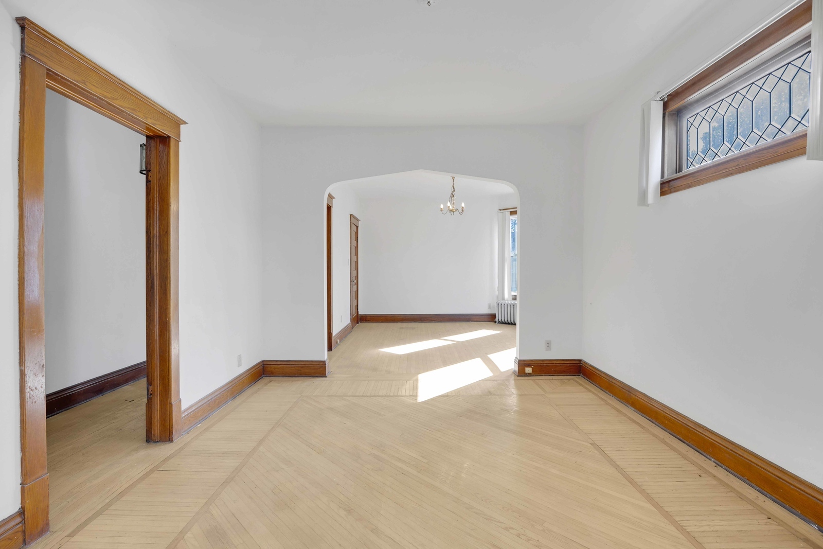 13331 South Commercial Avenue Chicago, IL 60633 - Photo 6 of 14 a view of an empty room