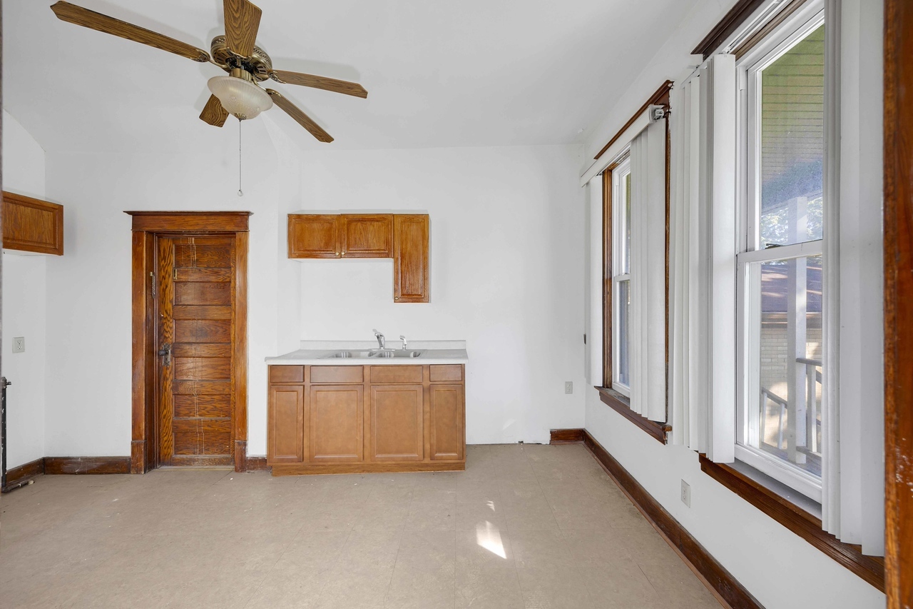 13331 South Commercial Avenue Chicago, IL 60633 - Photo 10 of 14