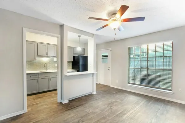 $916 | 4401 Glenview Court, North Richland Hills, TX 76180