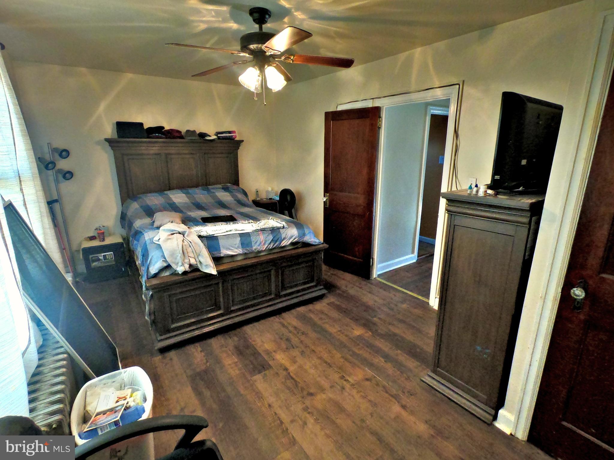 224 Hanley Place Reading, PA 19611 - Photo 2 of 36