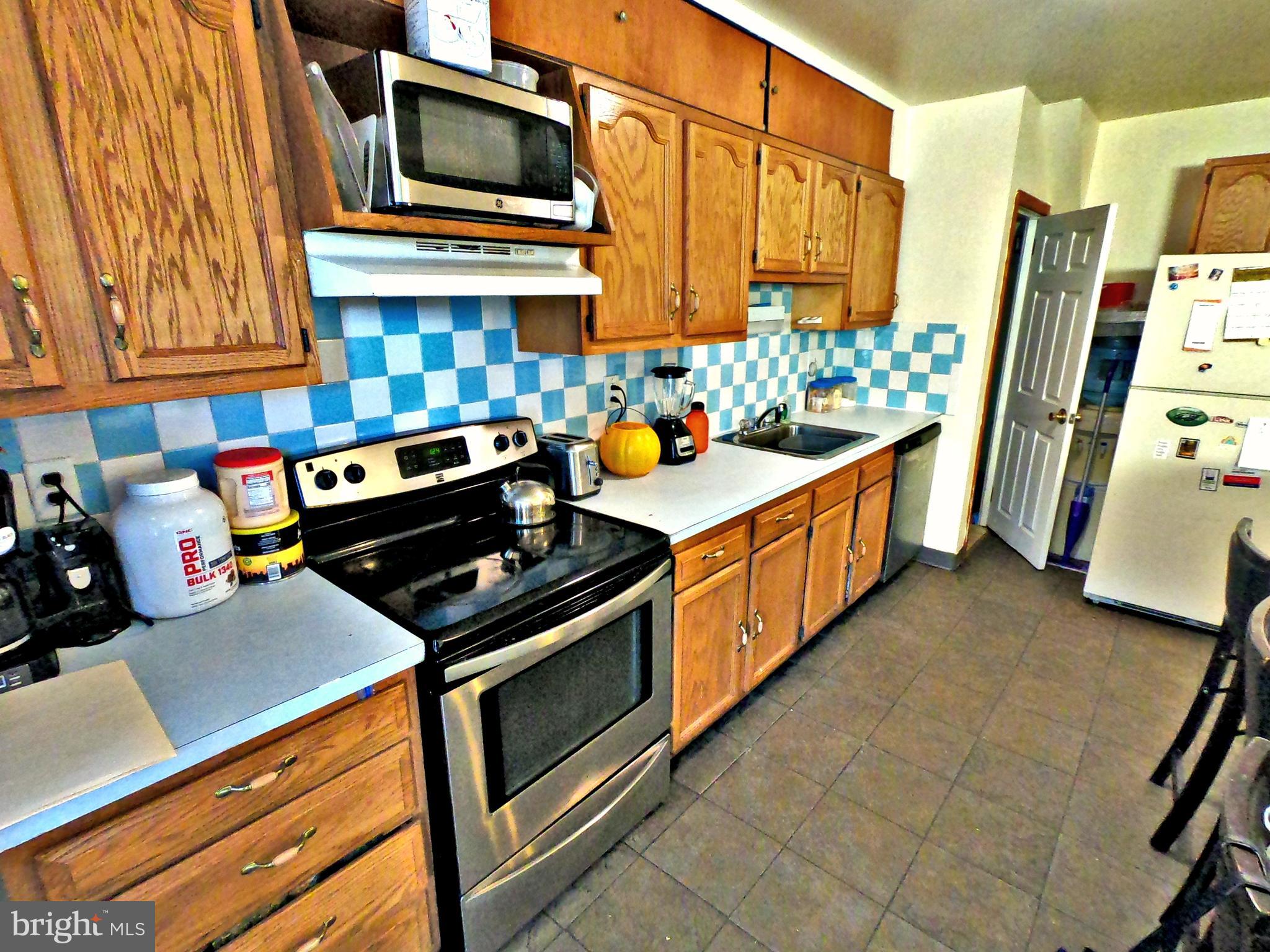 224 Hanley Place Reading, PA 19611 - Photo 15 of 36