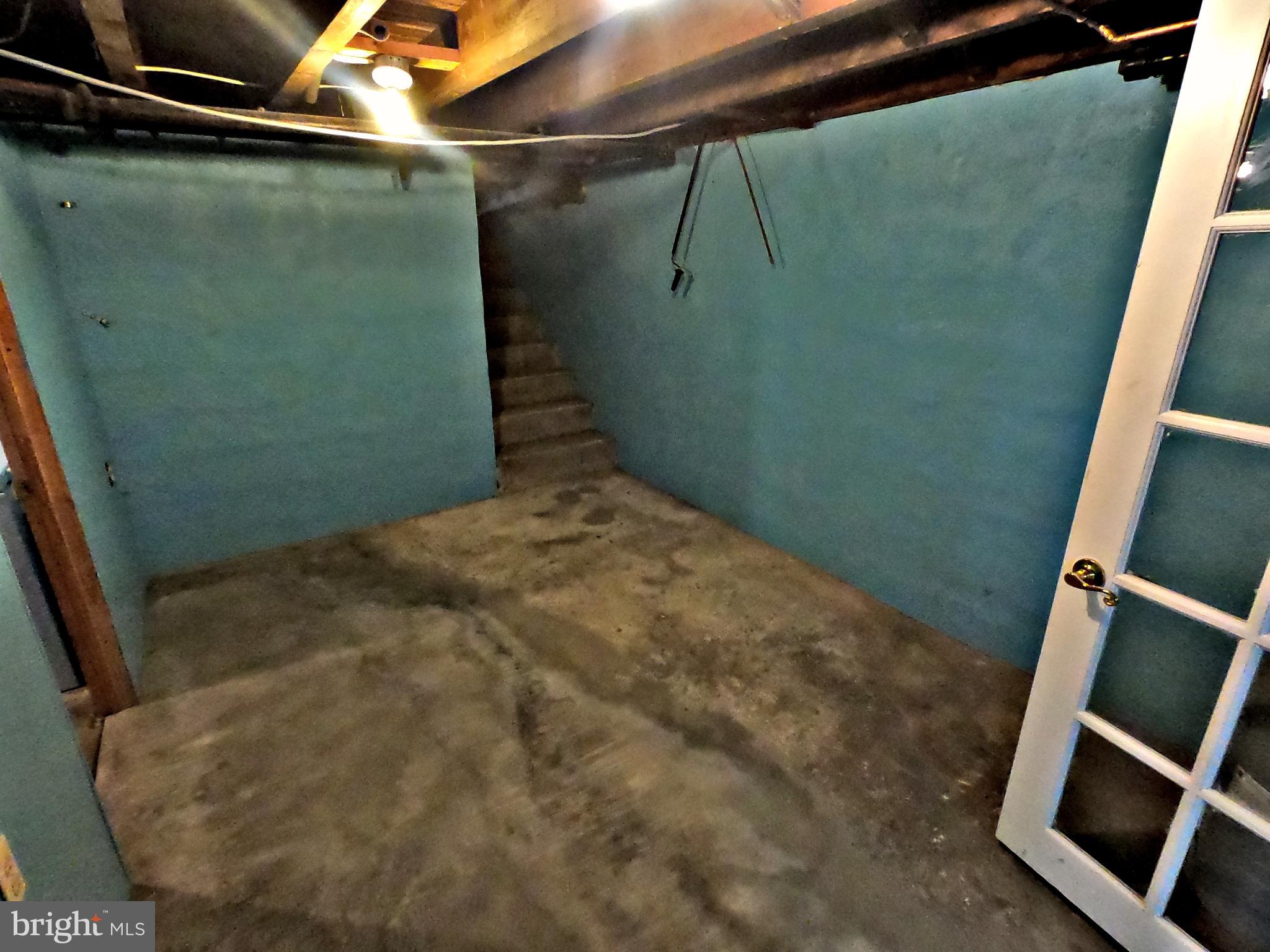 224 Hanley Place Reading, PA 19611 - Photo 17 of 36