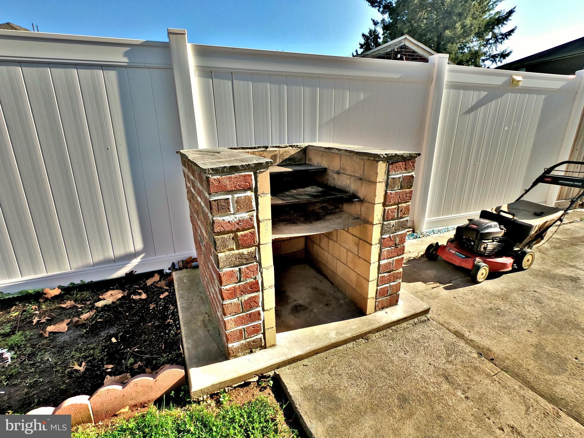 224 Hanley Place Reading, PA 19611 - Photo 25 of 36