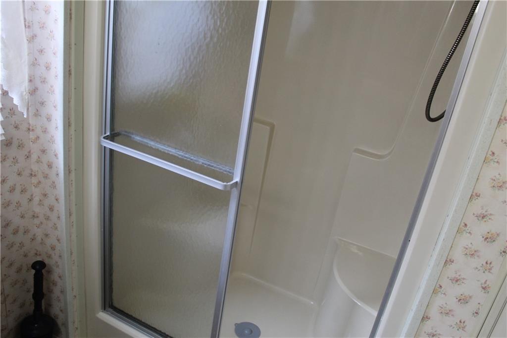125 Hindman Road, Unit 43 Butler, PA 16001 - Photo 17 of 20 Primary bath has walk in shower.