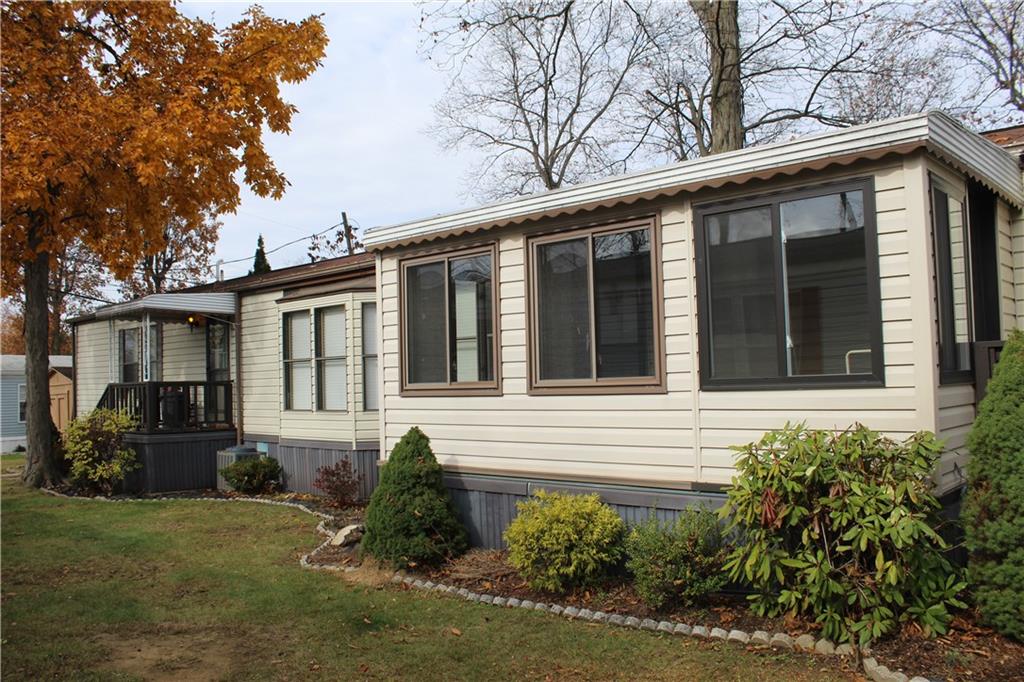 125 Hindman Road, Unit 43 Butler, PA 16001 - Photo 3 of 20 Side view of the home.