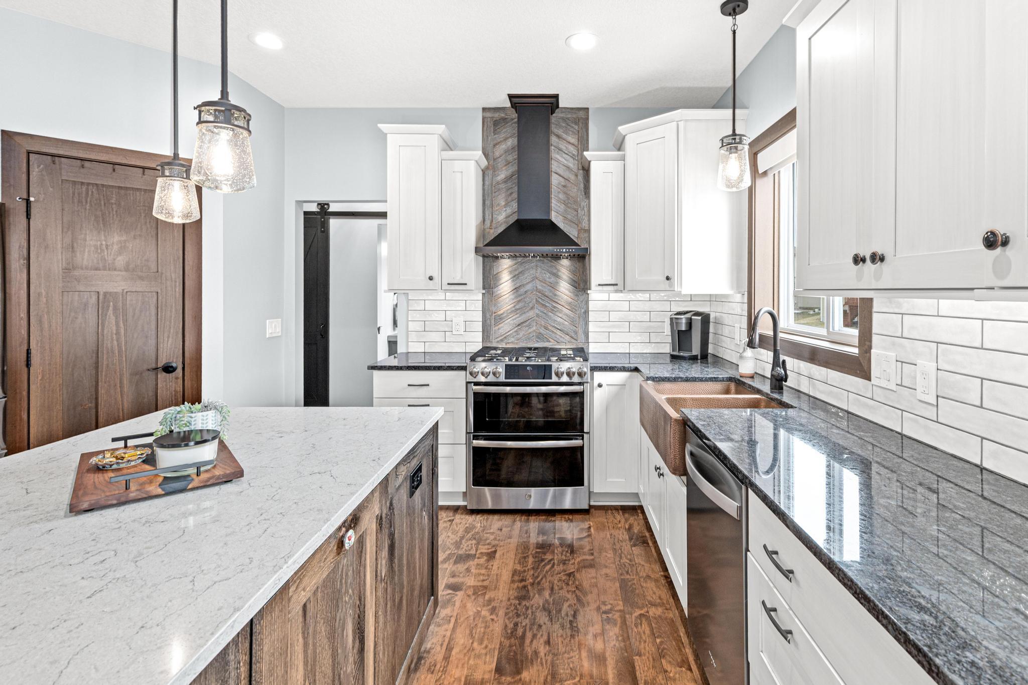 1821 Foothill Trail Shakopee, MN 55379 - Photo 3 of 59