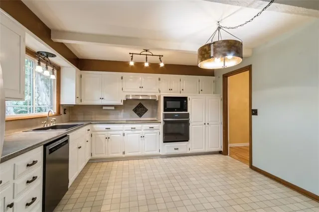 $589,000 | 4506 West 93rd Terrace, Prairie Village, KS 66207