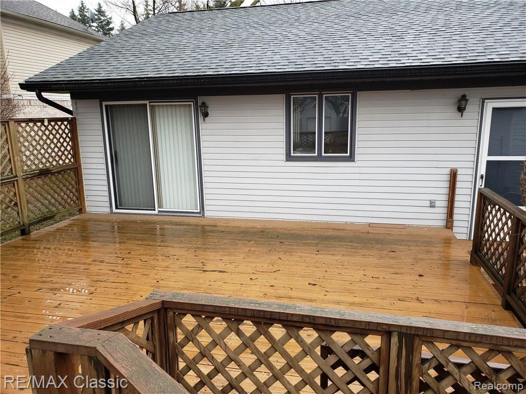 2171 Maplecrest Road Sterling Heights, MI 48310 - Photo 27 of 33 Deck .jpg