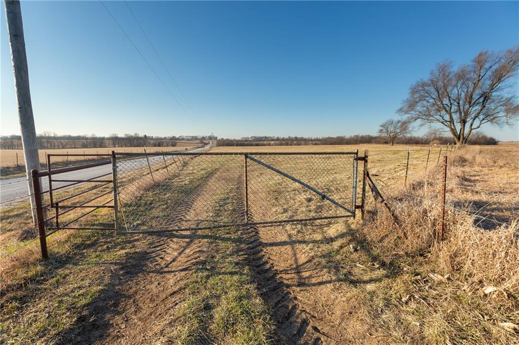 52 Southwest 401st Road Centerview, MO 64019 - Photo 12 of 62