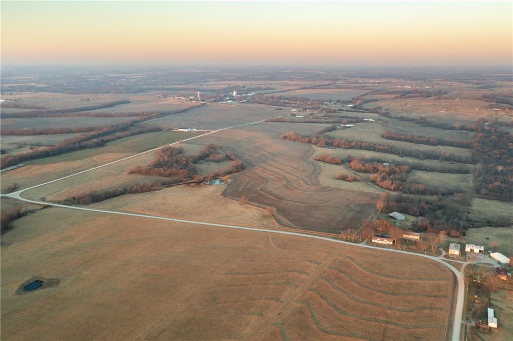 52 Southwest 401st Road Centerview, MO 64019 - Photo 2 of 62
