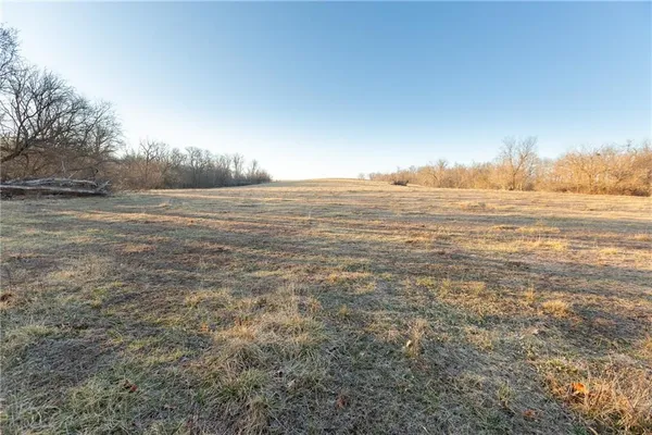 $568,750 | 52 Southwest 401st Road, Centerview, MO 64019