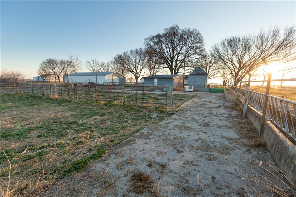 52 Southwest 401st Road Centerview, MO 64019 - Photo 50 of 62