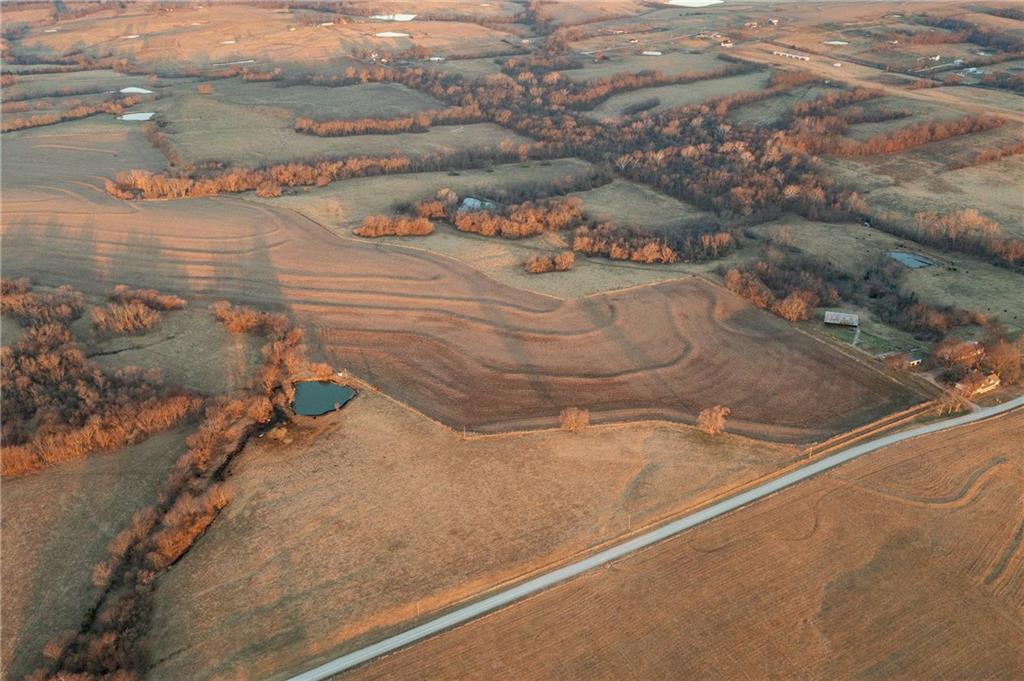 52 Southwest 401st Road Centerview, MO 64019 - Photo 5 of 62