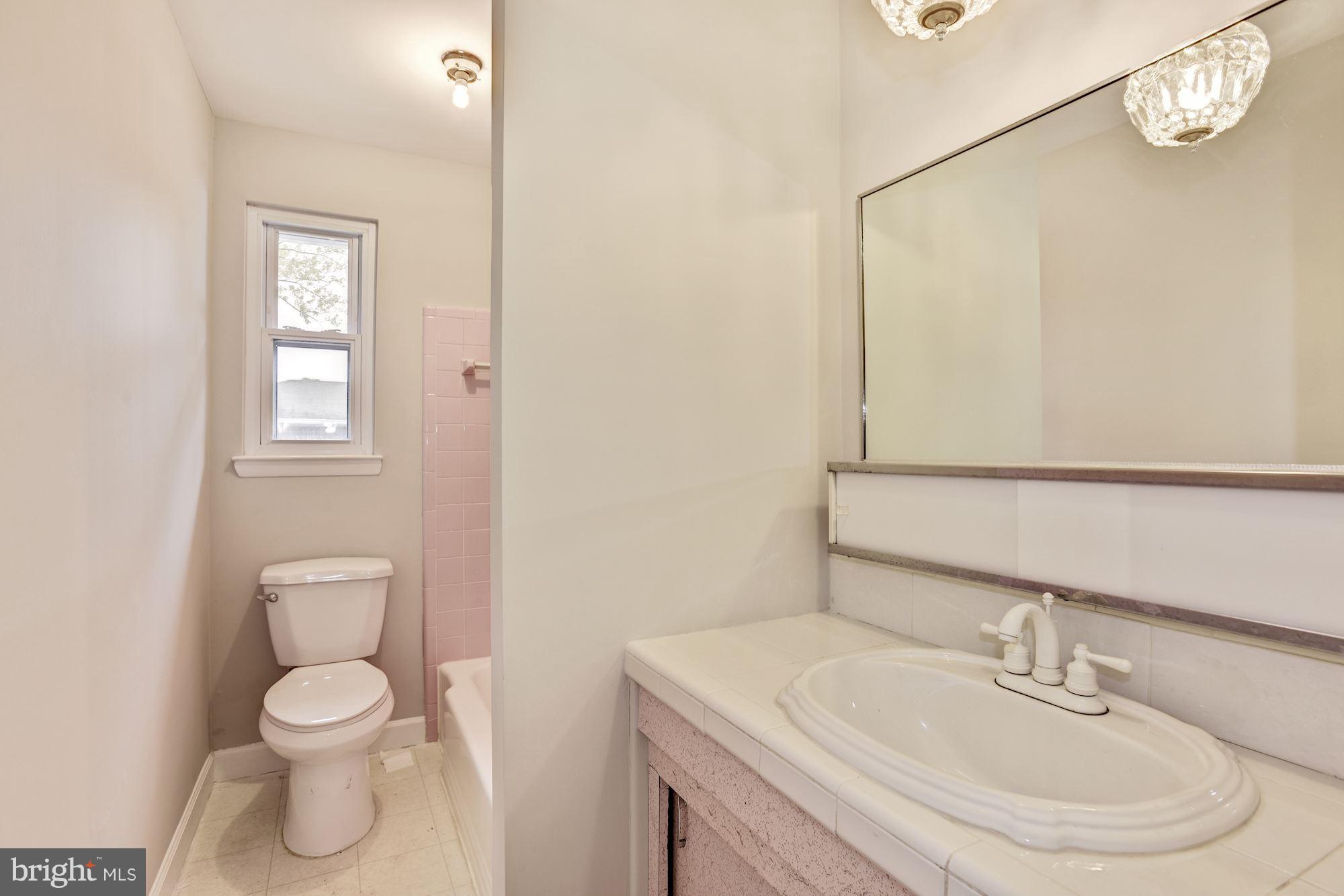 801 Lowander Lane Silver Spring, MD 20901 - Photo 14 of 25 Full Bath