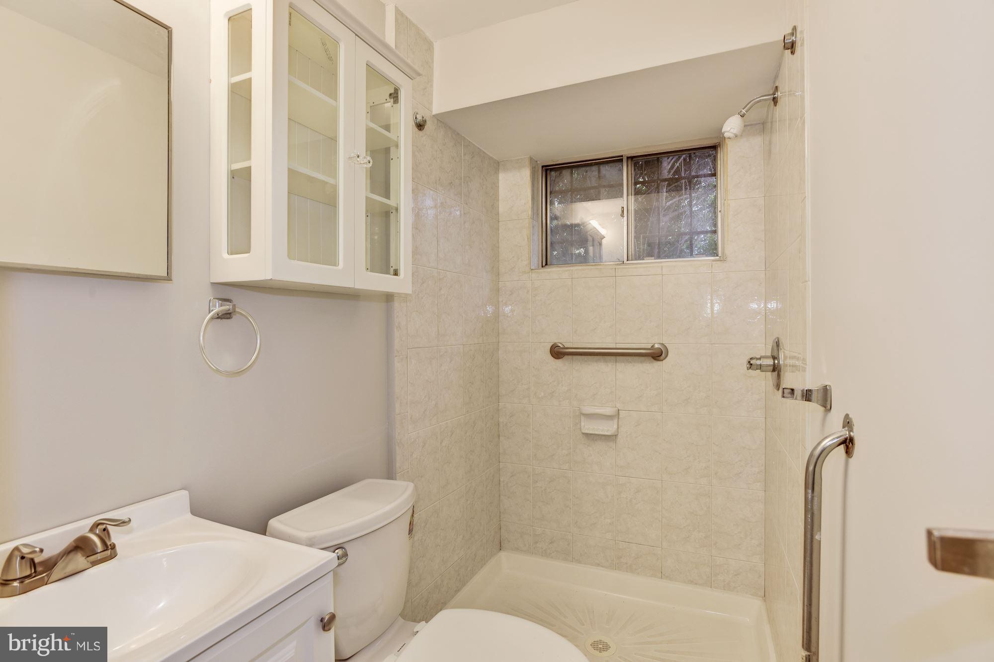 801 Lowander Lane Silver Spring, MD 20901 - Photo 18 of 25 Full Bath